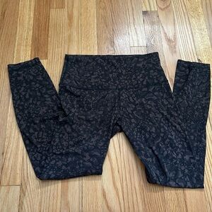 Animal print lululemon leggings size 6